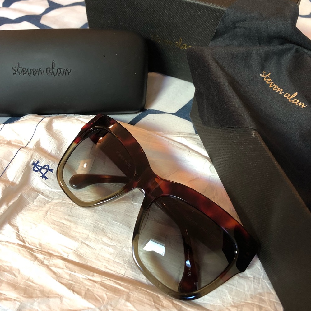 Mint Condition Sunglasses - image 1